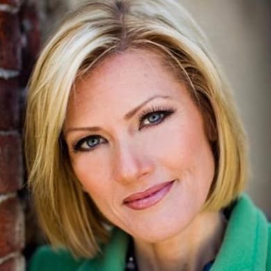 Cecily Tynan Photo
