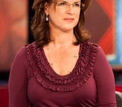 Photo of Elizabeth MacDonald