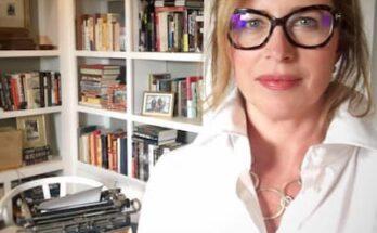 Photo of Dana Fowle