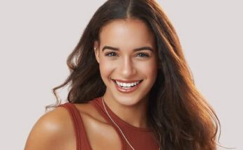 Photo of Olivia Lewis