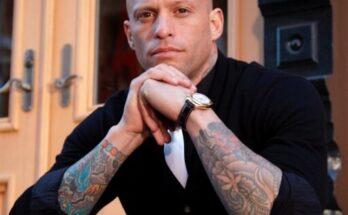 Ami James