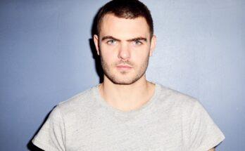 Alex Roe